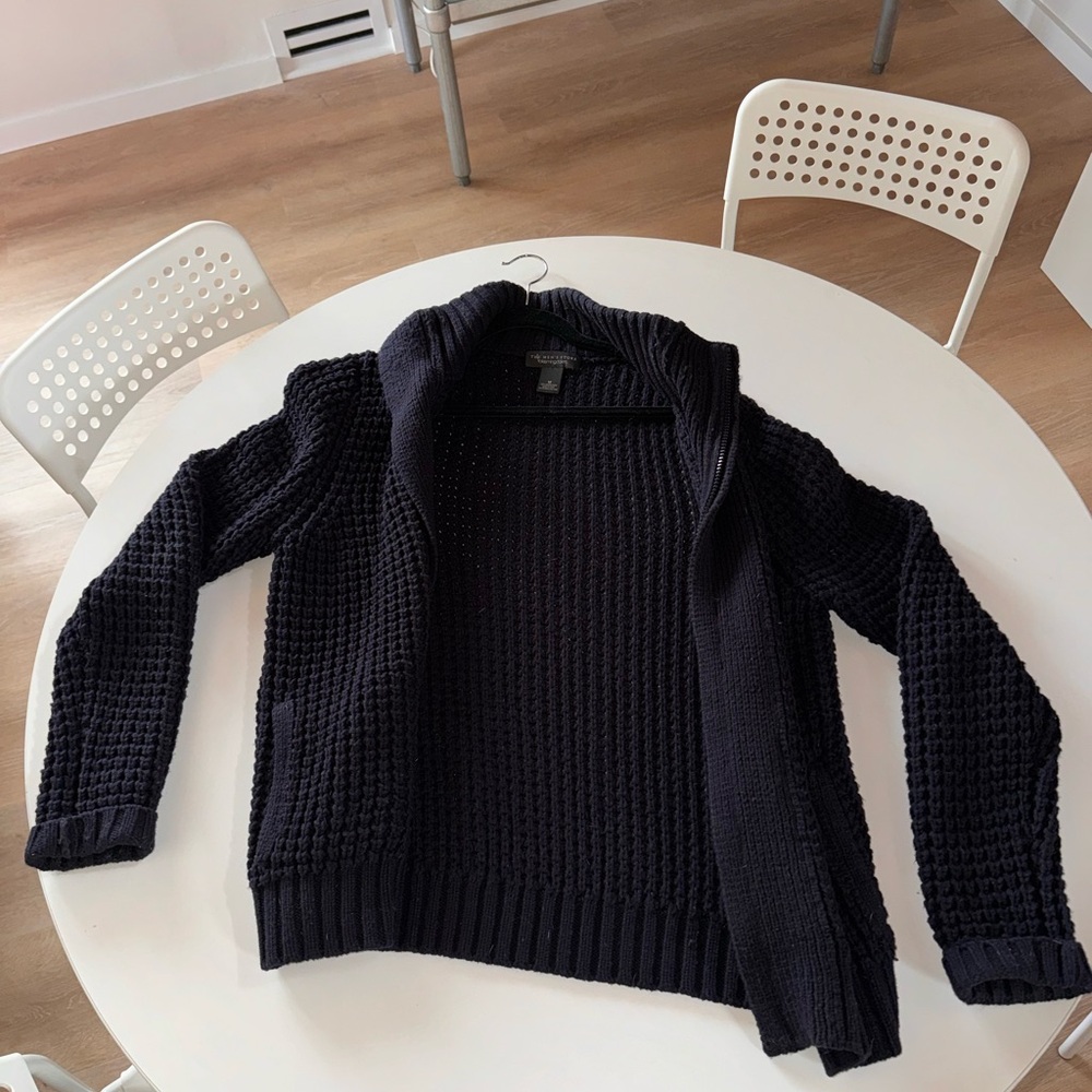 100% wool knit cardigan sweater Bloomingdale’s the man store size medium